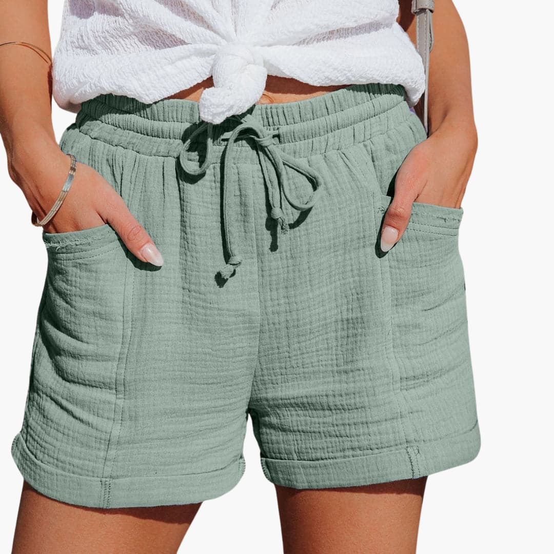 MIRAVO | Let Sommer-Shorts – Model Emma